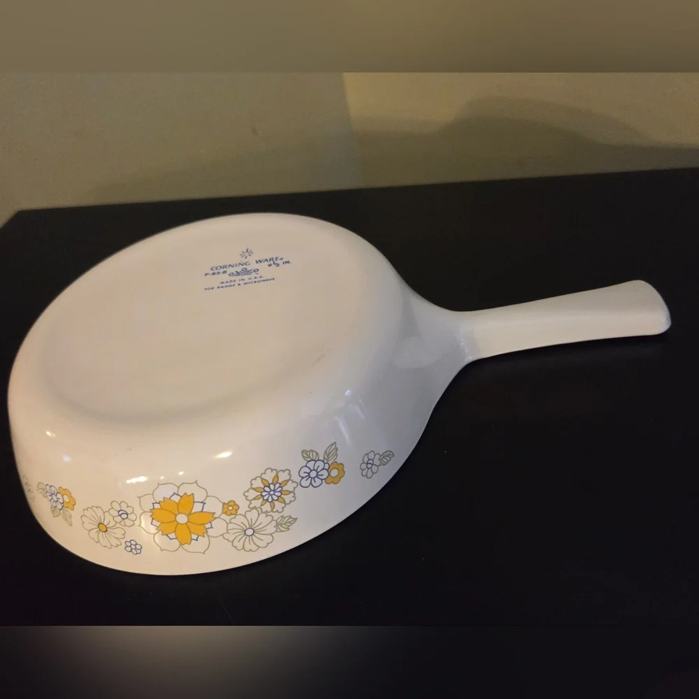HTF Corning Ware Small Skillet Floral Bouquet P-83-B 6.5